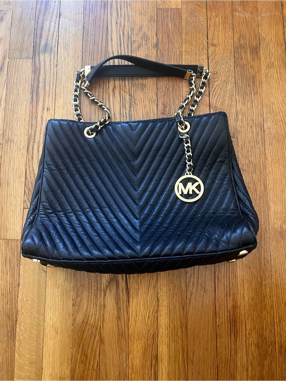 New Michael Kors Quilted Leather Black Large Tote With Gold-Tone Hardware